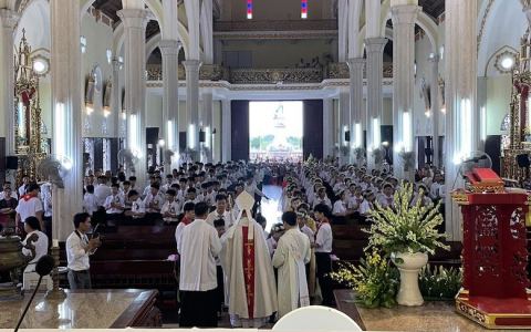 Giáo xứ Lục Phương: 137 em nhận Bí tích Thêm sức