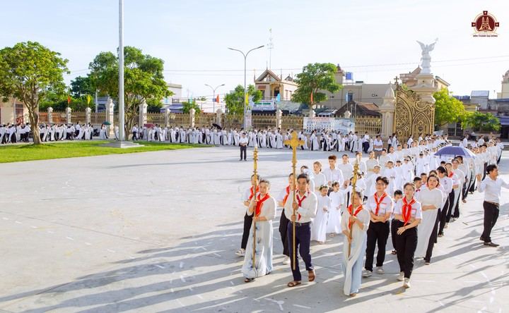 dai dong 124 em xung toi ruoc le lan dau 2023 3 1