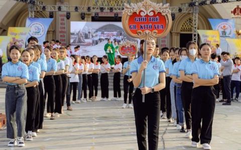 Giới trẻ Đại Đồng mừng kính thánh quan thầy