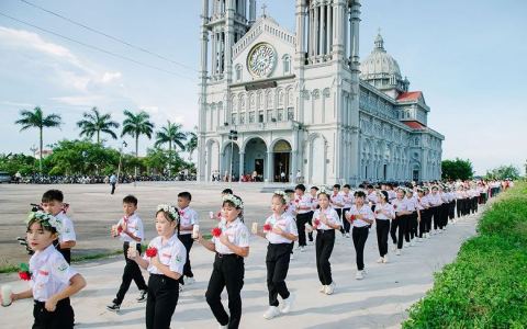 Gx. Phúc Điền: 81 em xưng tội và rước lễ lần đầu