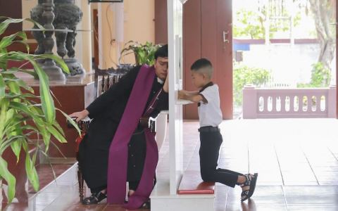 Gx. Phú Hương: 49 thiếu nhi rước lễ lần đầu