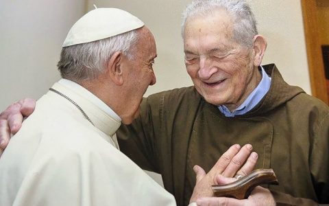 Tân Hồng y Luis Dri, một Cha giải tội tuyệt vời