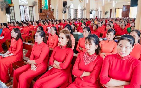 Hội Hiền Mẫu Hạt Quỹ Nhất mừng quan thầy