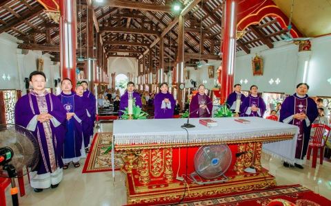 Gx Nam Phương giỗ 10 năm Đức Cha Cố Giuse