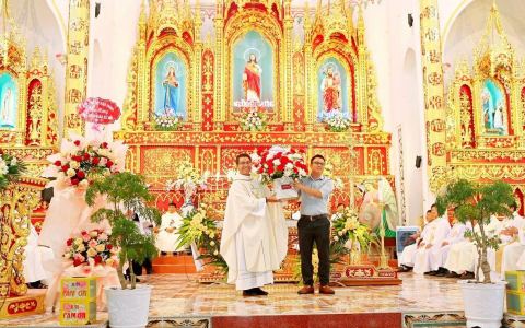 Gx. Quế Phương đón cha tân quản nhiệm Giuse