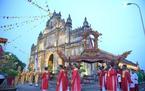 Giáo họ Đức Bà – Phú Nhai mừng lễ quan thầy