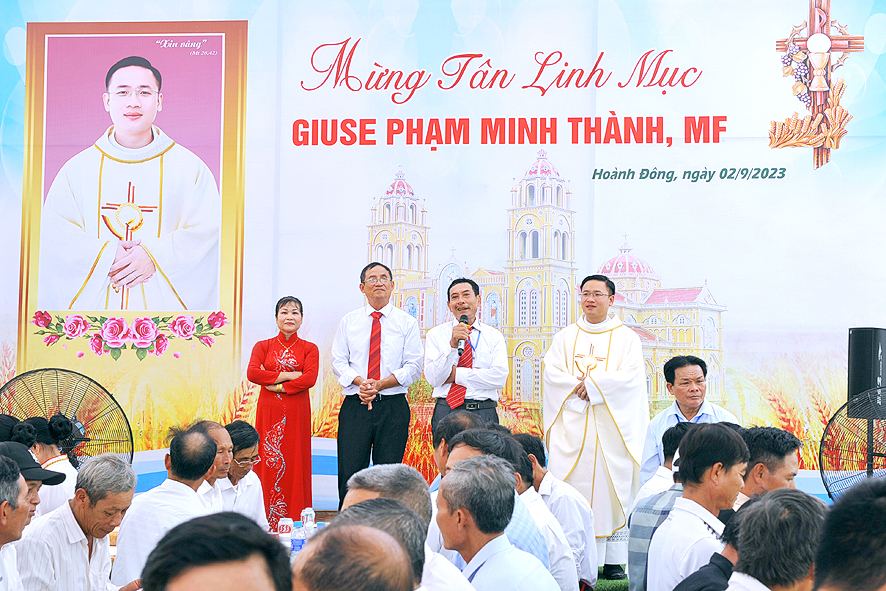 Hoành Đông: Cha mới Giuse Thành MF dâng lễ tạ ơn
