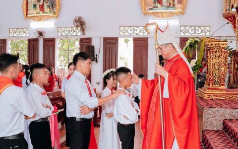 Xuân Đài: 84 em lãnh nhận Bí tích Thêm sức