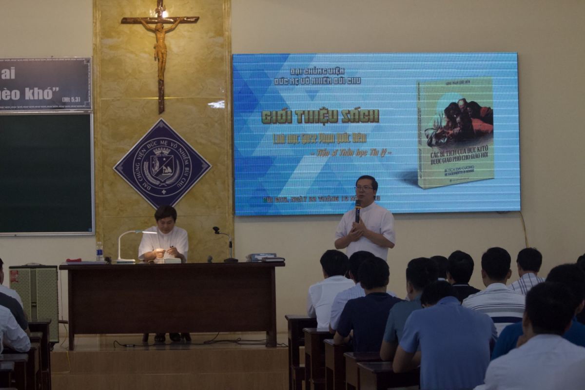 ĐCV: Giới thiệu sách