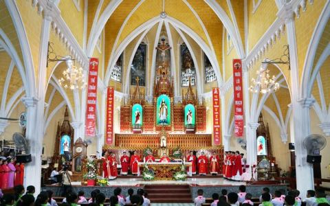 Quý cha lớp Thánh Phêrô Lê Tuỳ mừng bổn mạng