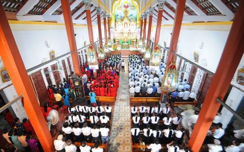 Giáo xứ Nam Phú: Tuần chầu hồng ân