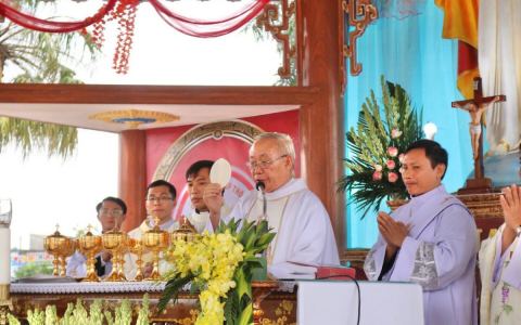 Lạc Thành: Tuần chầu hồng phúc