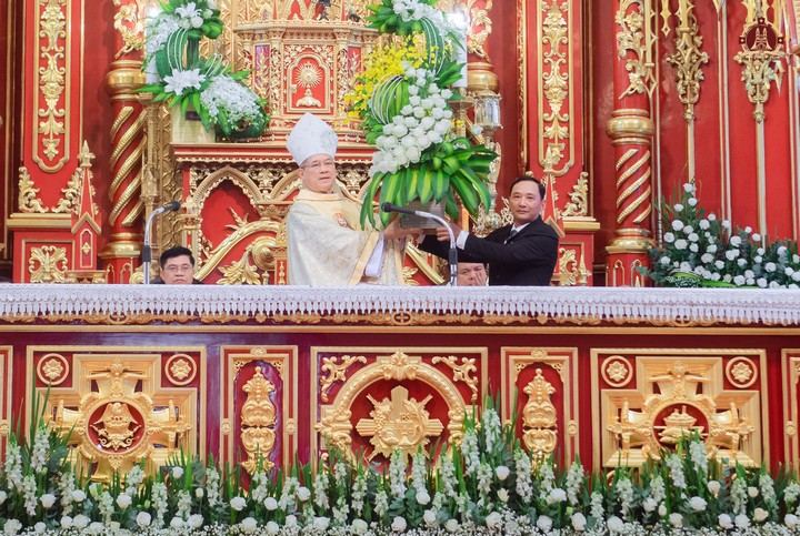 tuan chau va dai le chua kito vua dai dong 2023 24