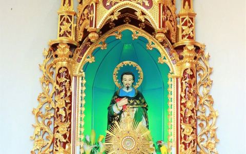 Lớp Thần III, K8 – ĐCV BC mừng lễ quan thầy