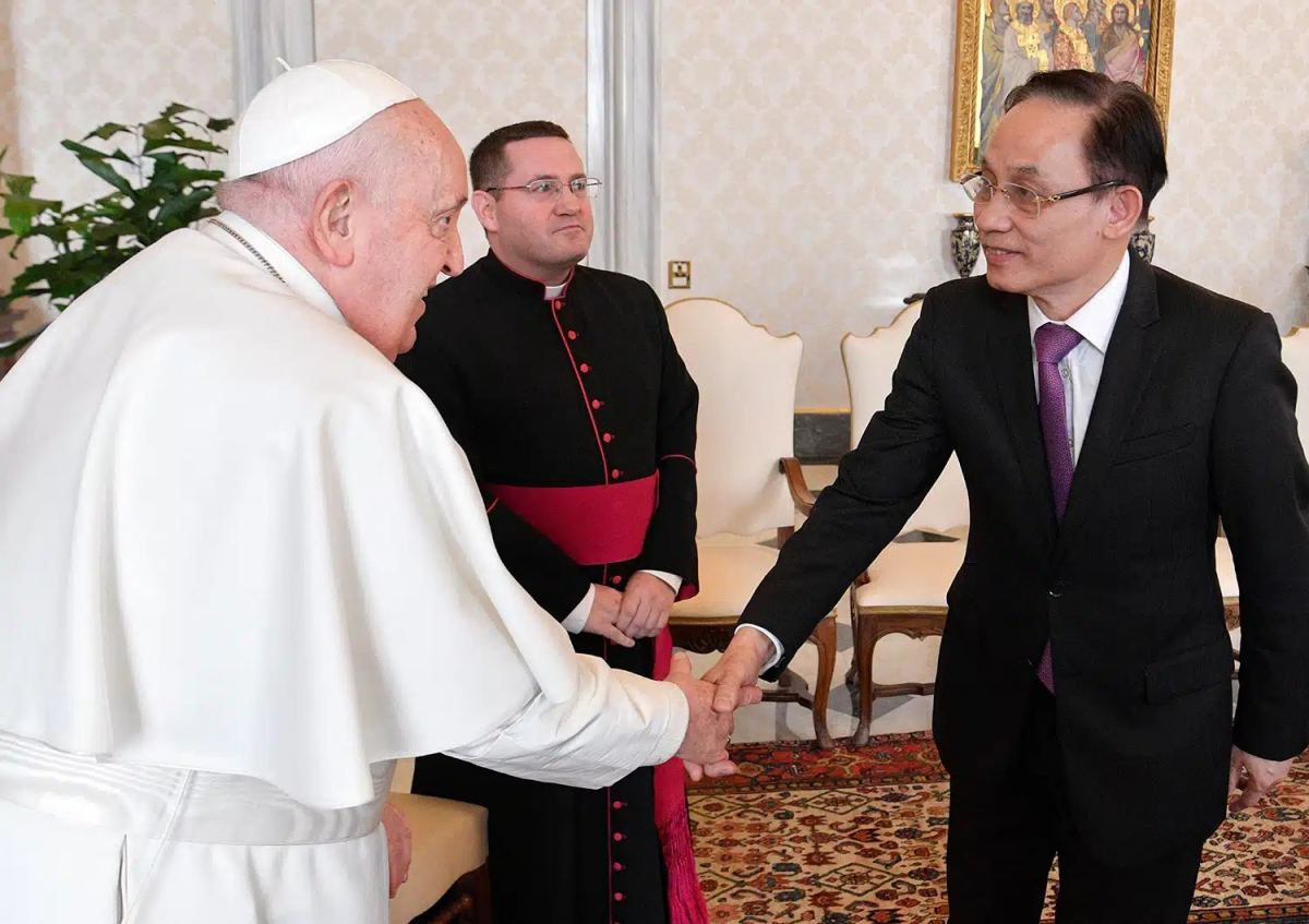duc tong giam muc gallagher trao doi ve cuoc gap go cua duc thanh cha voi phai doan viet nam 1