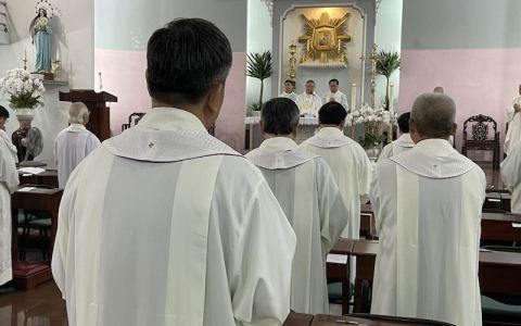 TGM Bùi Chu: Hàng giáo sĩ tất niên với Đức cha