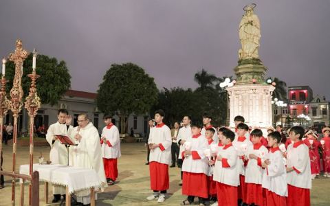 Hội Hiền Mẫu Kiên Lao mừng Lễ Mẹ dâng con
