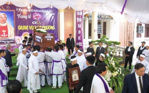 Lễ an táng cha Giuse Vũ Văn Phương