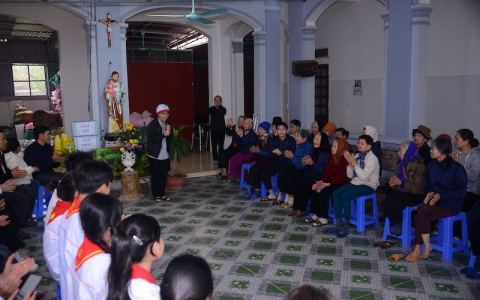 Xứ đoàn Anre Phú Yên xứ Thịnh Long thăm mái ấm