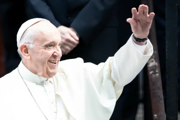 pope francis greets crowds in ireland for the 2018 world meeting of families credit daniel ibanez cna