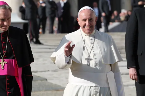 pope francis greets pilgrims during his general audience on nov 29 2014 credit bohumil petrik cna