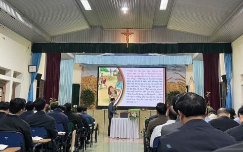 Hàng Giáo sỹ Bùi Chu tham dự thường huấn