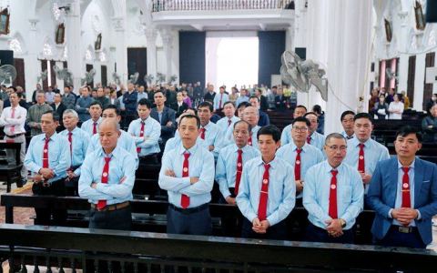 Gia Trưởng hạt Ninh Cường tĩnh tâm, mừng quan thầy