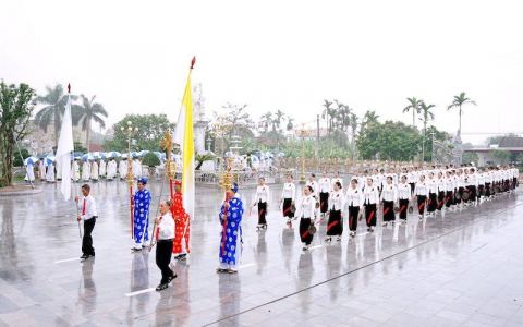 Quý cha Bùi Chu học ĐCV Hà Nội kính thánh Giuse
