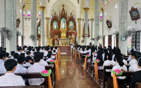 Đại hội ơn gọi giáo hạt Tứ Trùng
