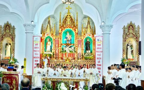 Thánh lễ tạ ơn tân linh mục Giuse Trần Văn Hướng