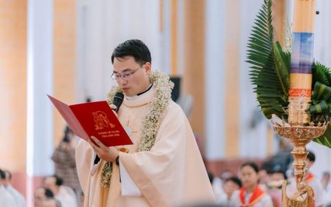 Thánh lễ tạ ơn Tân linh mục Giuse Đinh Văn Trung