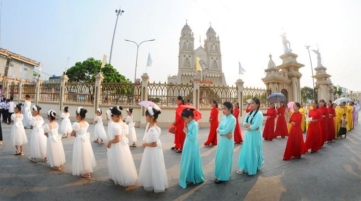 dai dong khai mac thang hoa kinh duc me 03