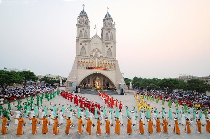 dai dong khai mac thang hoa kinh duc me 26