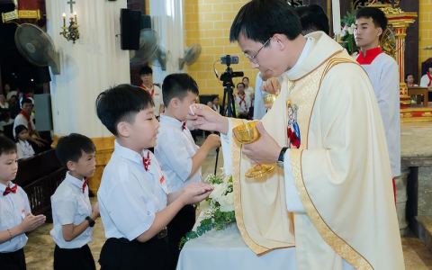 Kiên Lao: 213 thiếu nhi được rước lễ lần đầu