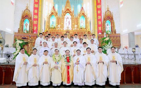 Thánh lễ tạ ơn của Cha mới Đaminh Ngô Văn Đông