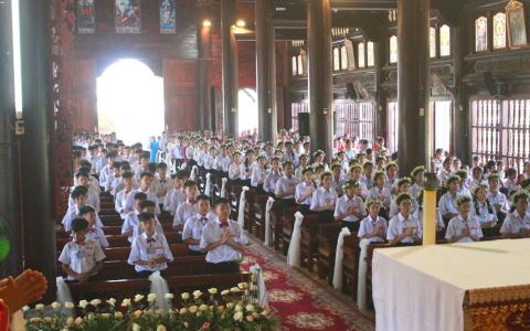 Tây Mỹ: Thánh lễ Thêm sức cho 123 thiếu nhi