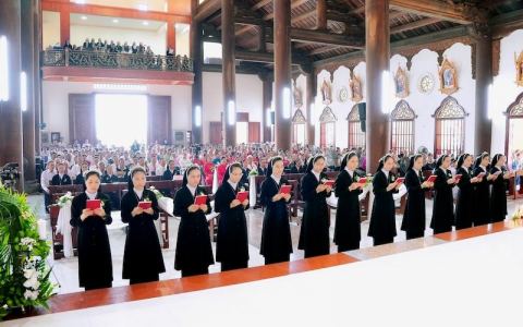 Thánh lễ Tuyên khấn lần đầu