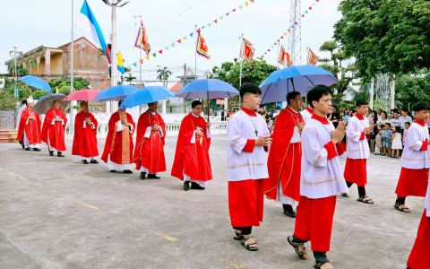 Xứ Vạn Lộc: 72 thiếu nhi Thêm sức