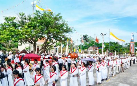 Vạn Lộc: Mừng kính thánh Phêrô và Phaolô tông đồ