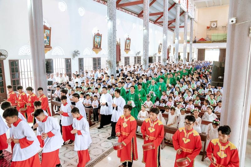 Giáo xứ Ân Phú: Tuần chầu hồng phúc