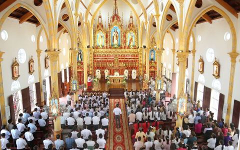 Giáo họ Lạc Ngoại mừng đại tu thánh đường