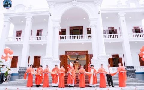 Tây Cát: Khánh thành nhà Mục vụ và Thêm sức