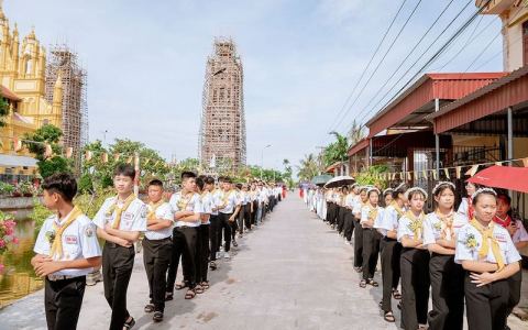 Nghĩa Dục: Thánh lễ ban bí tích Thêm sức…