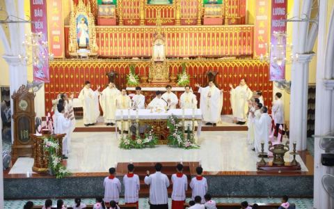 Vạn Lộc: Thánh lễ mở đầu tuần chầu