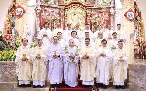 Mừng ngân khánh linh mục, chuyển thành lời tạ ơn 