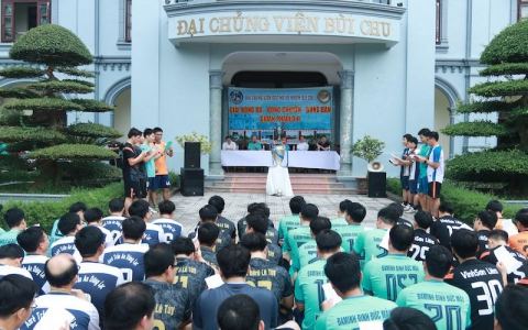 ĐCV khai mạc giải bóng đá Gioan Phaolo II