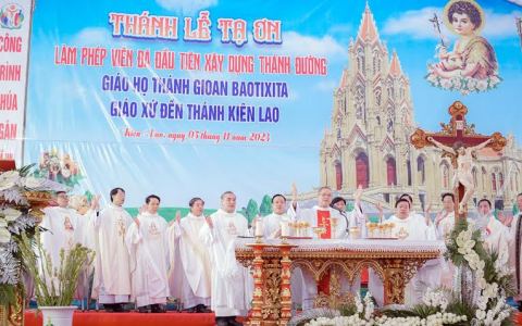 Giáo họ Gioan, Kiên Lao: Thánh lễ tạ ơn đặt viên đá