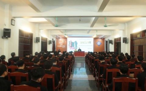 ĐTGM Giuse Nguyễn Chí Linh thăm Đại Chủng viện