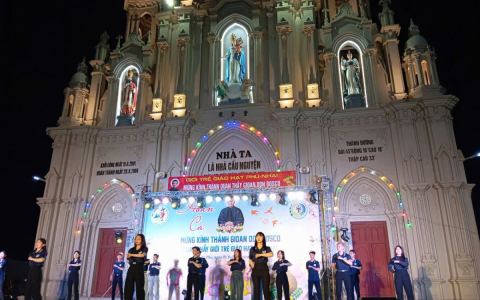 Giới trẻ hạt Phú Nhai mừng lễ quan thầy