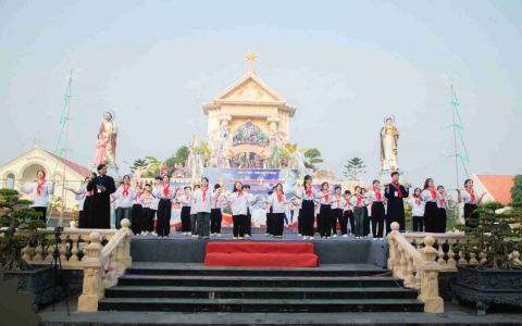 GLV hạt Tứ Trùng: Cùng Mẹ loan báo Tin Mừng